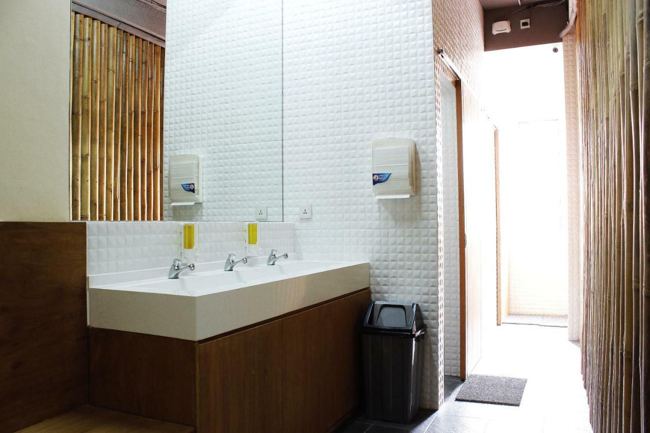 Teduh Hostel Kota Tua Jakarta Exterior photo